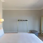 Apartament 270 *